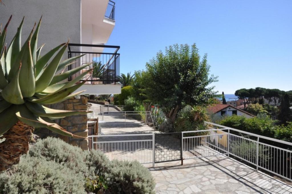 Residence La Carruba Diano Marina Exterior foto