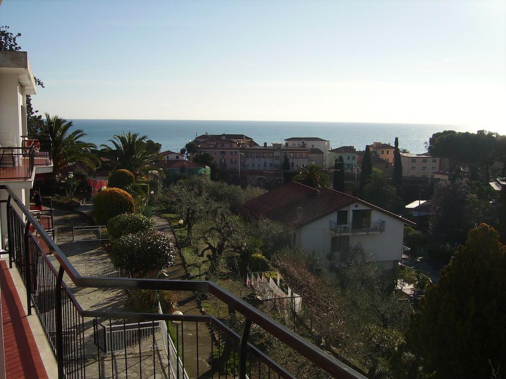Residence La Carruba Diano Marina Exterior foto