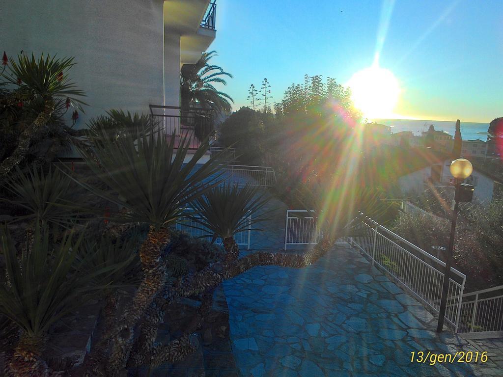 Residence La Carruba Diano Marina Exterior foto