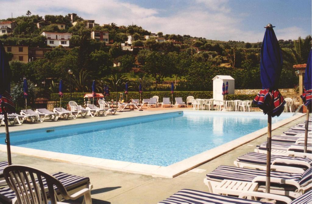 Residence La Carruba Diano Marina Exterior foto